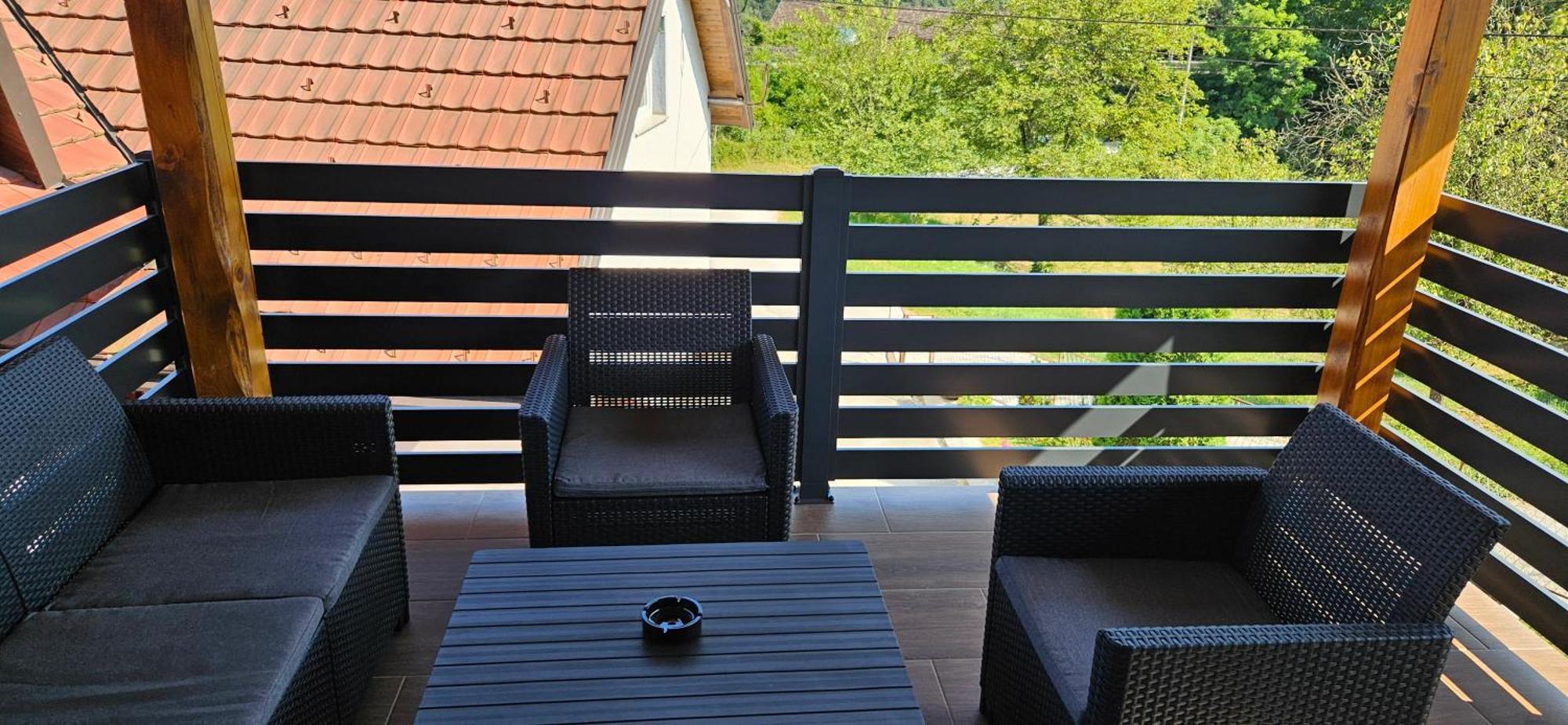 Apartman M&M ドゥガ・レサ エクステリア 写真